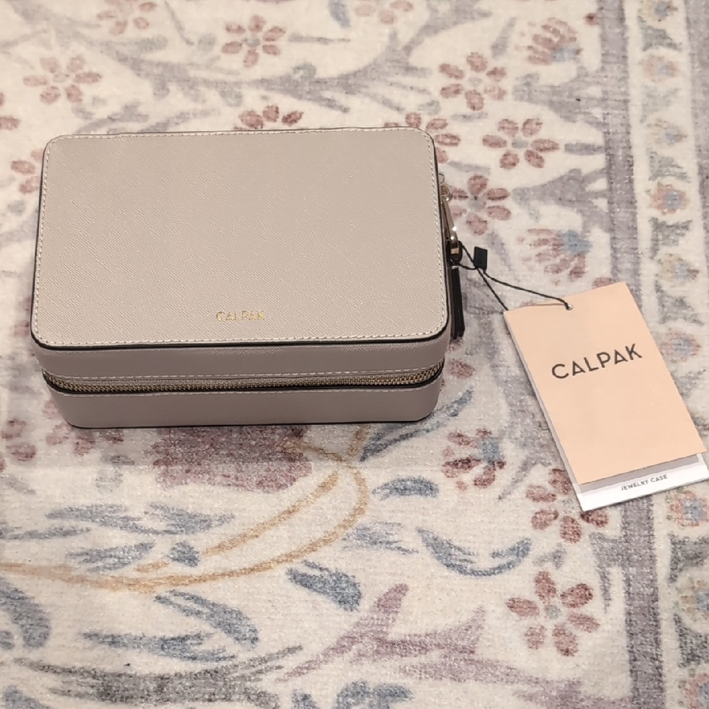 Calpak Jewelry Case in Soft Gray
